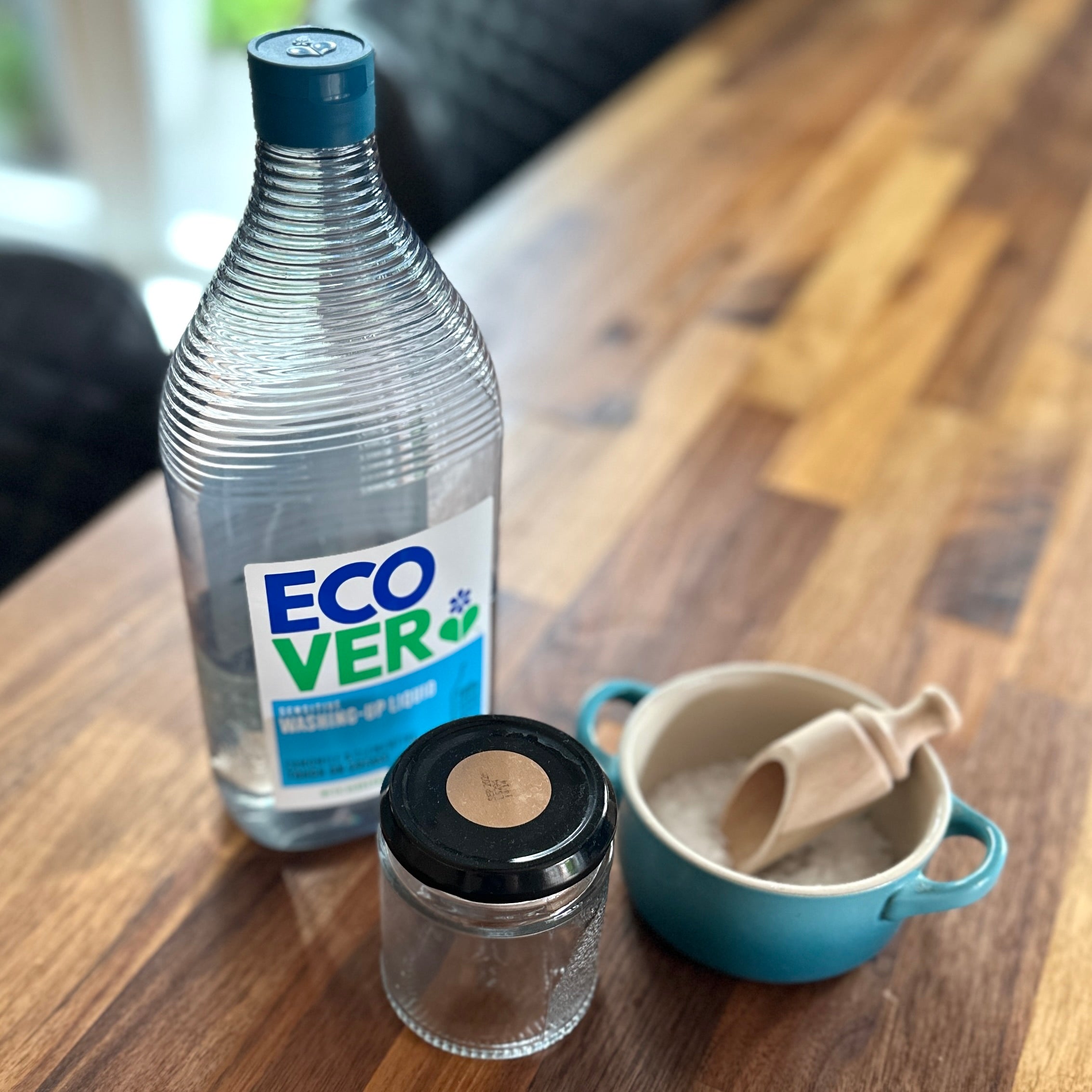 3 super easy ways to clean your sterling silver with products you already have in your house.